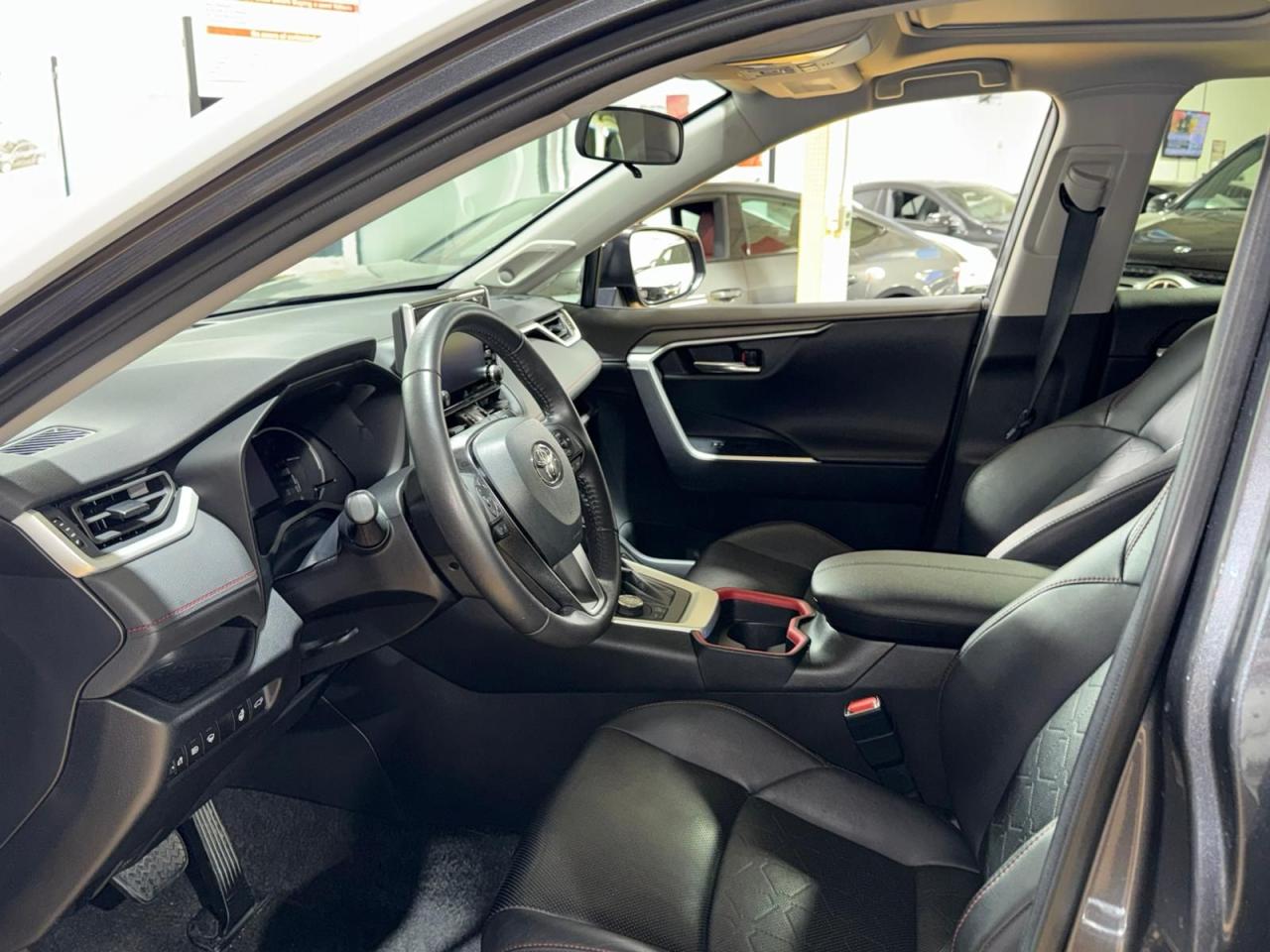 2021 Toyota RAV4 TRAIL AWD |NAVI |SUNROOF|COOLINGSEATS|HEATEDSEATS| - Photo #7