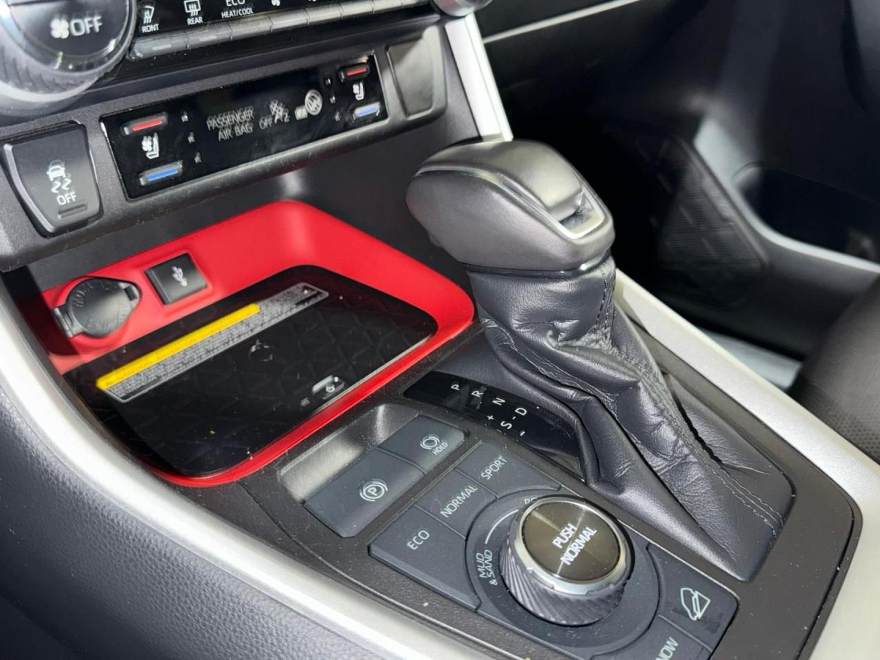 2021 Toyota RAV4 TRAIL AWD |NAVI |SUNROOF|COOLINGSEATS|HEATEDSEATS| - Photo #16