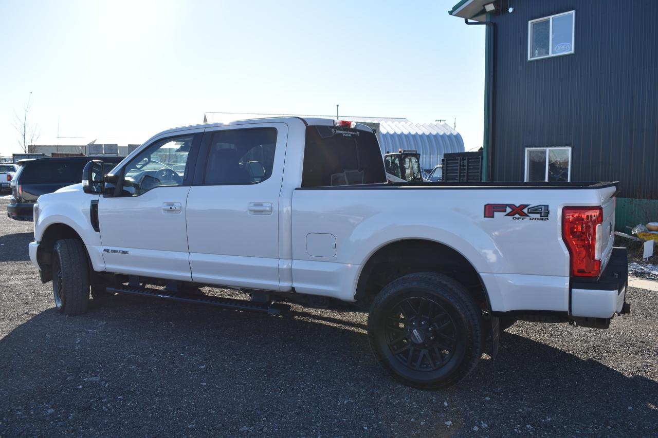 2019 Ford SUPER DUTY F-350 SRW LARIAT 6.7L POWERSTROKE 8 FOOT BOX - Photo #3