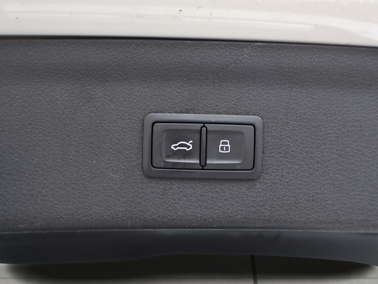 2016 Audi Q3 TECH-S LINE AWD CERTIFIED CAMERA NAV BLUETOOTH LEATHER HEATED P.ROOF P.SENSORS B.SPOT CRUISE ALLOYS - Photo #33