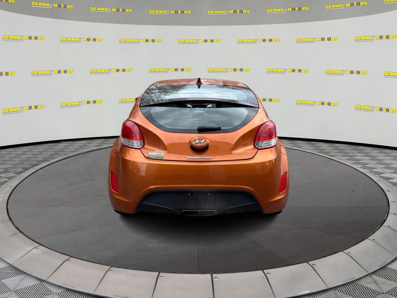 2017 Hyundai Veloster Veloster, Value Edition, R-Spec & Veloster Turbo (G Grade is only available) - Photo #4