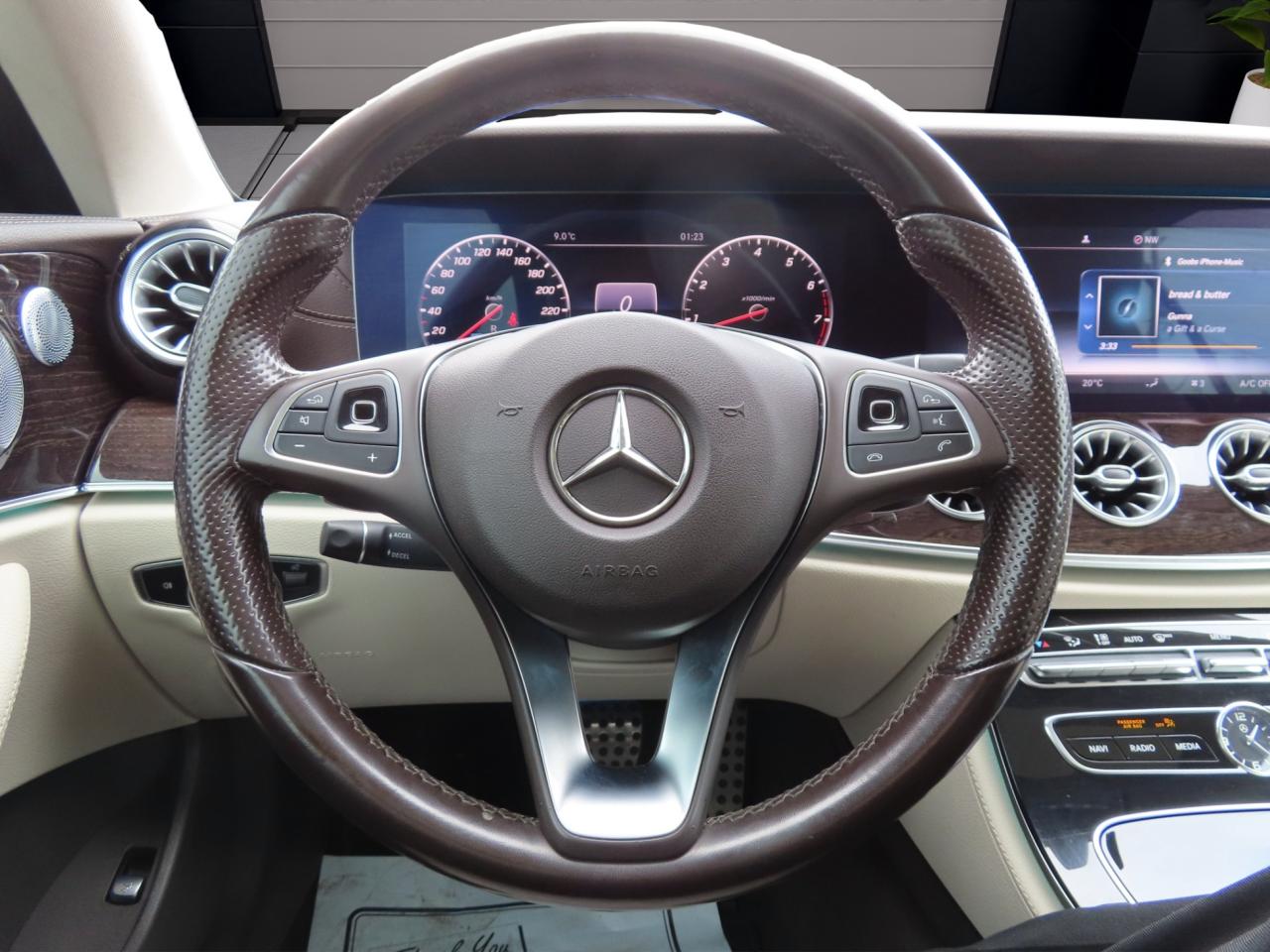 2018 Mercedes-Benz E-Class E400 4MATIC COUPE - AMG PKG - NAVI - LEATHER !! Photo