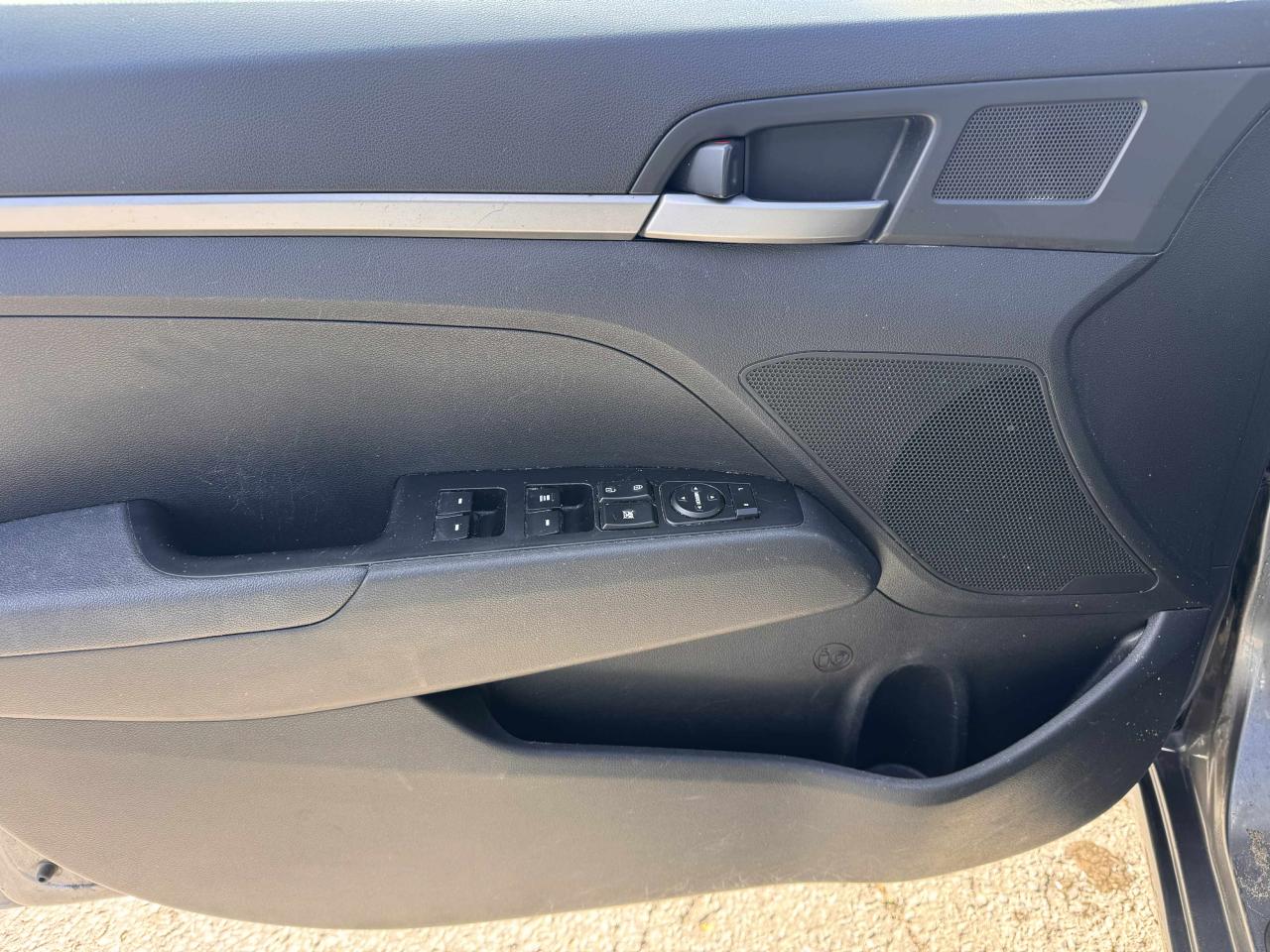 2018 Hyundai Elantra LE - Photo #12