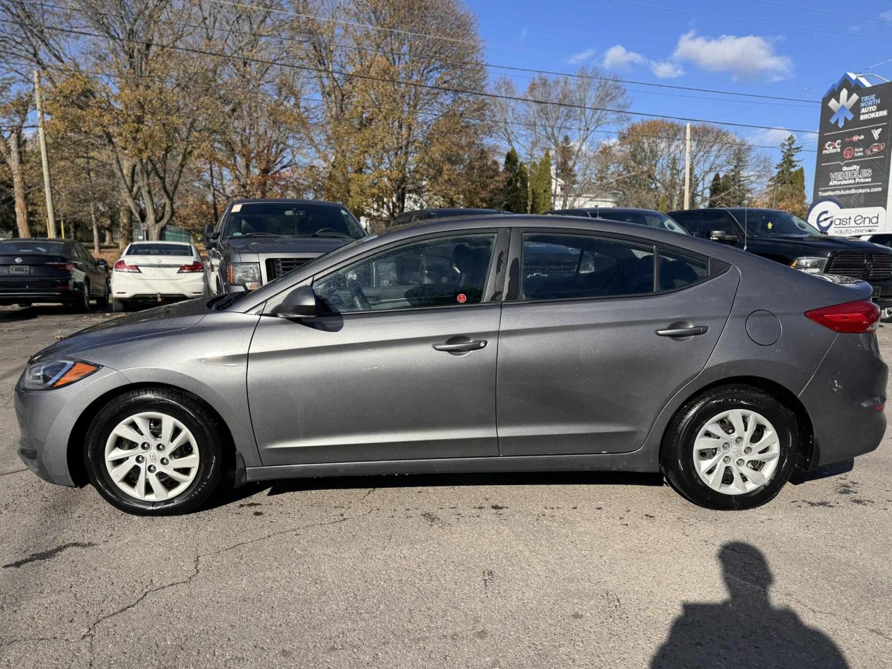 2018 Hyundai Elantra LE - Photo #2