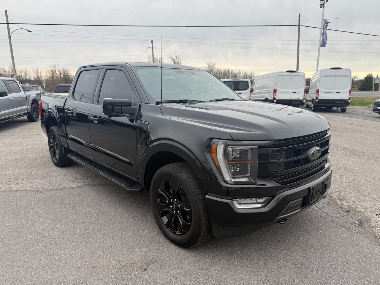 2023 Ford F-150 Lariat Photo2