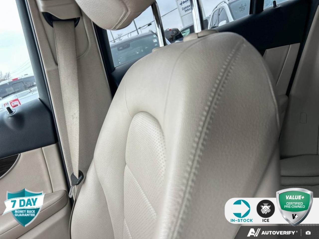 2019 Mercedes GLC 300 4MATIC | ACCIDENT FREE Photo