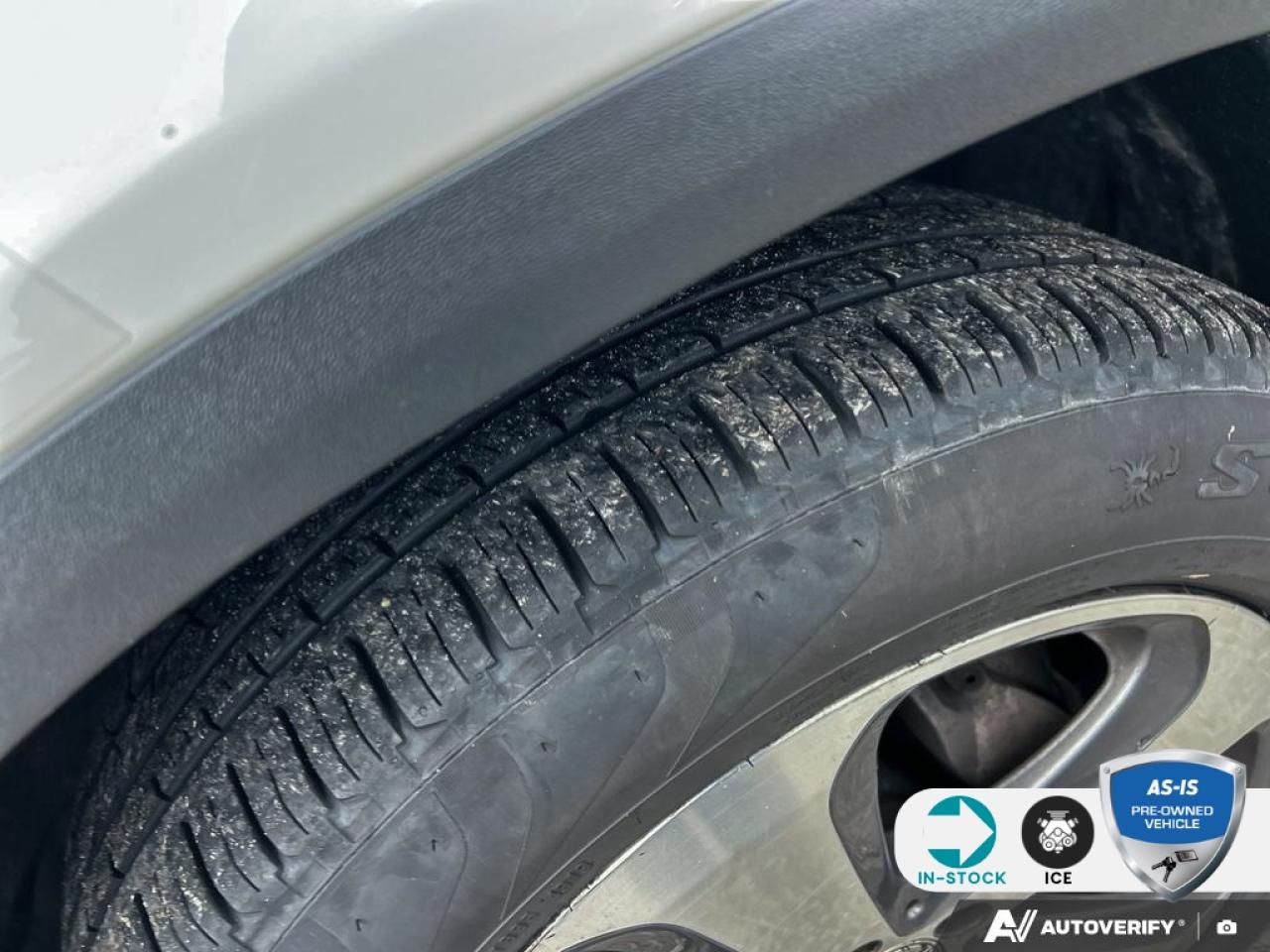 2019 Mercedes GLC 300 4MATIC | ACCIDENT FREE Photo