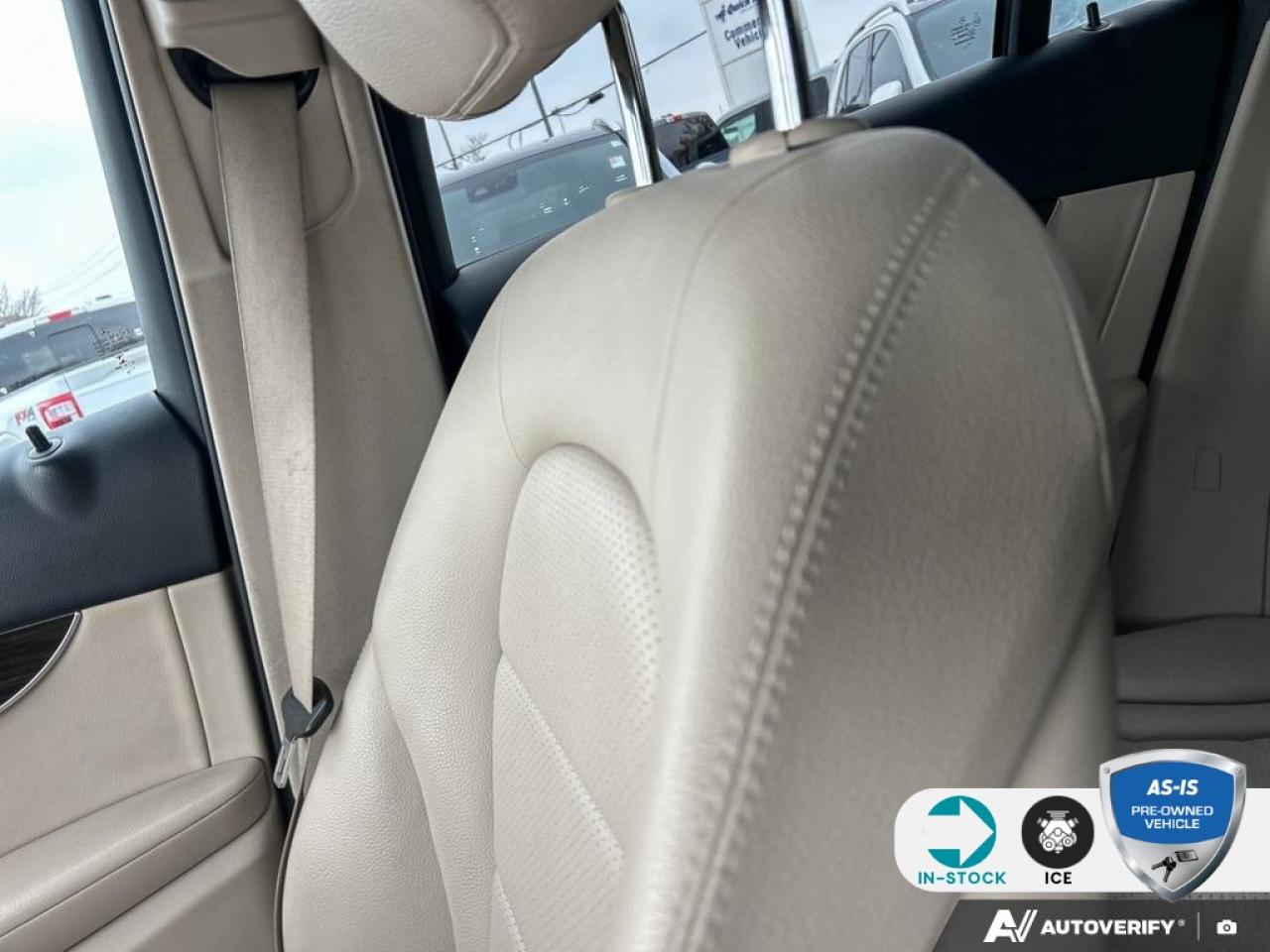 2019 Mercedes GLC 300 4MATIC | ACCIDENT FREE Photo