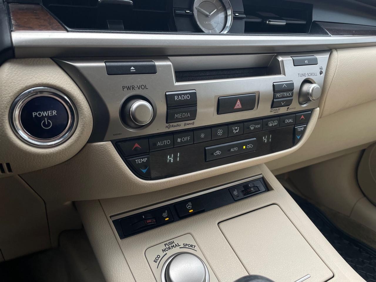 2013 Lexus ES 300 Hybrid *1 OWNER, HEATED SEAT & STEERING, SUNROOF* - Photo #18
