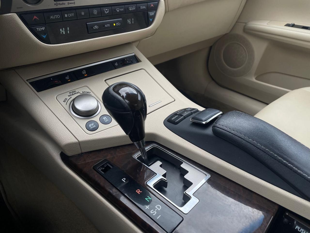 2013 Lexus ES 300 Hybrid *1 OWNER, HEATED SEAT & STEERING, SUNROOF* - Photo #19