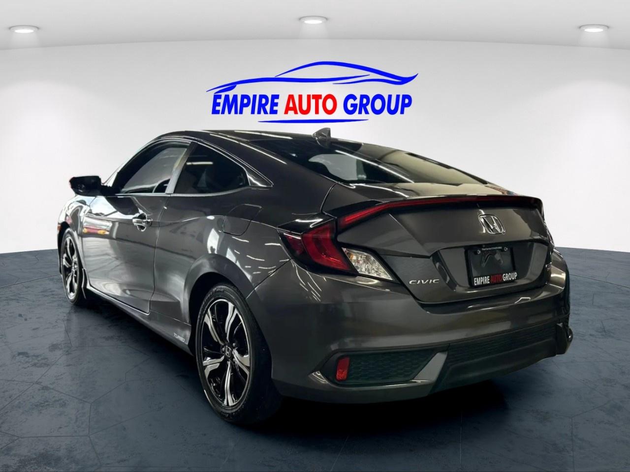 2017 Honda Civic CVT Photo