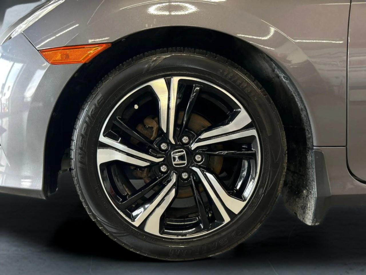 2017 Honda Civic CVT Photo