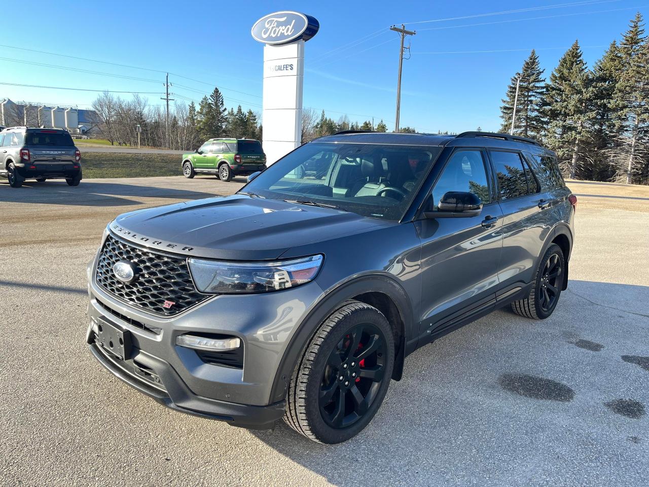 2023 Ford Explorer ST 4WD Photo