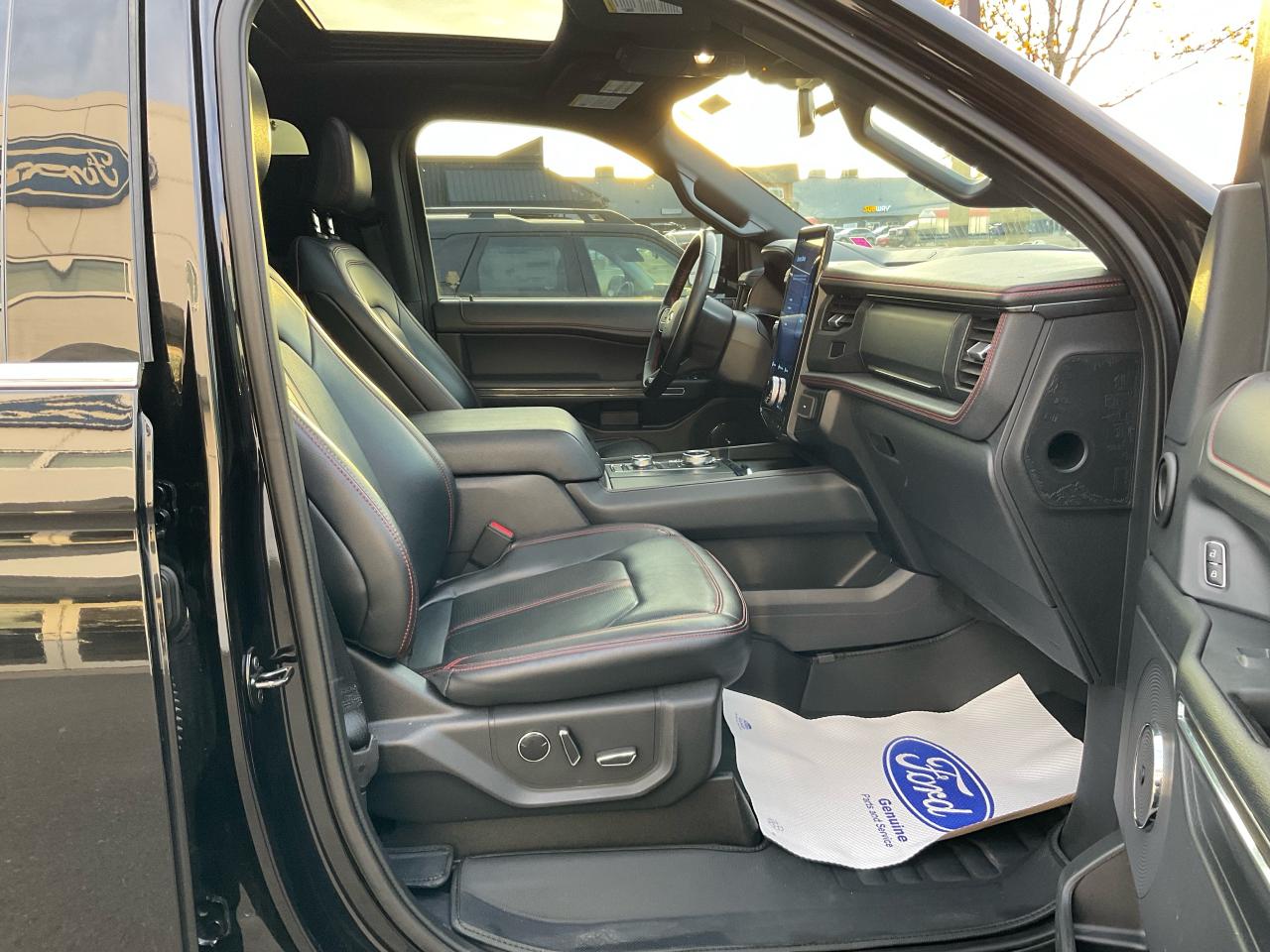 2023 Ford Expedition Limited  Photo5