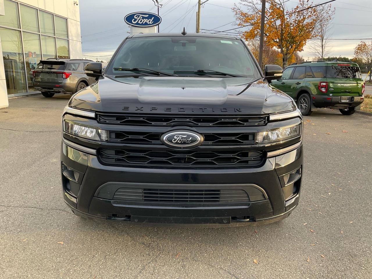 2023 Ford Expedition Limited  Photo1