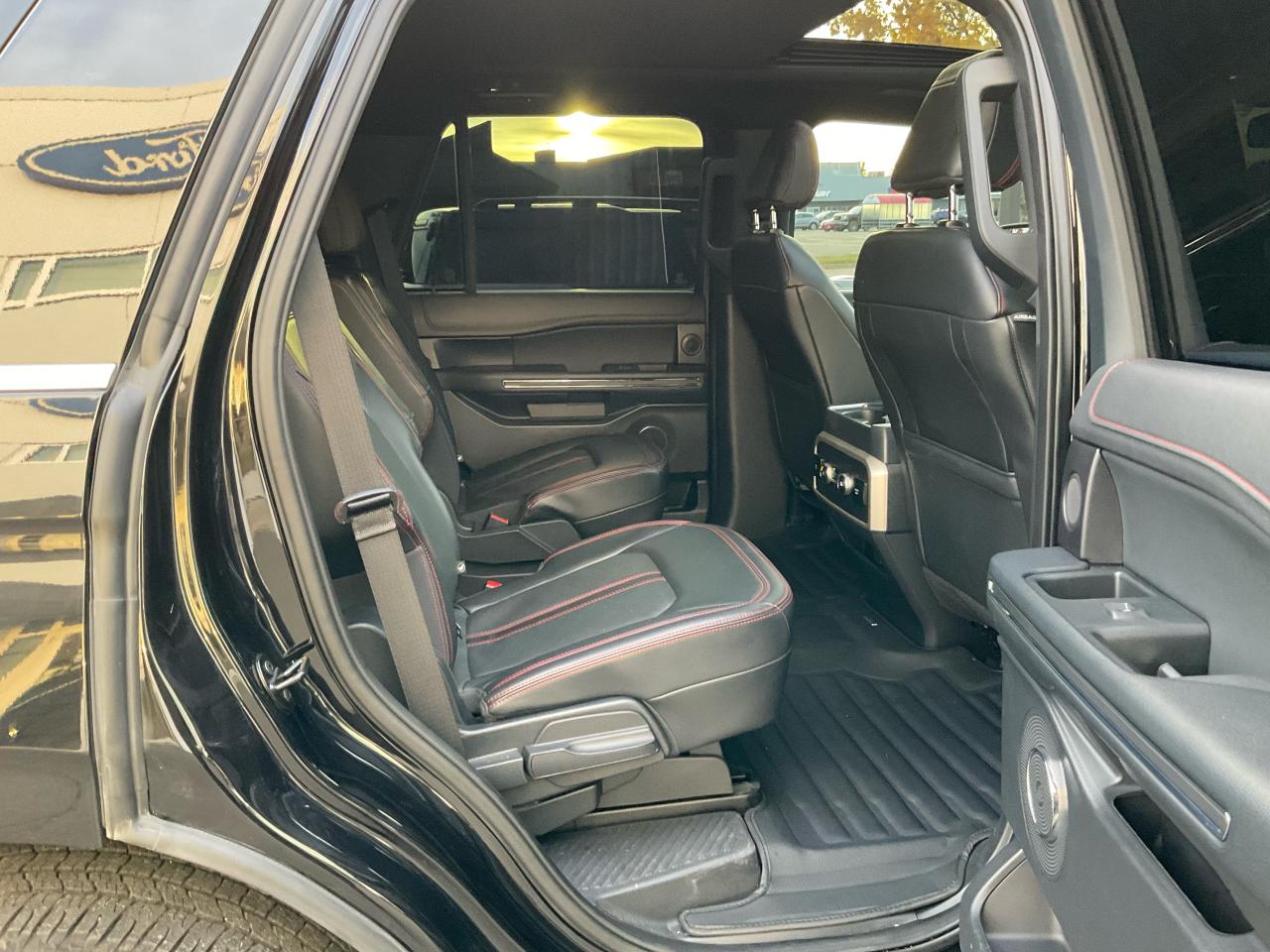 2023 Ford Expedition Limited  Photo5