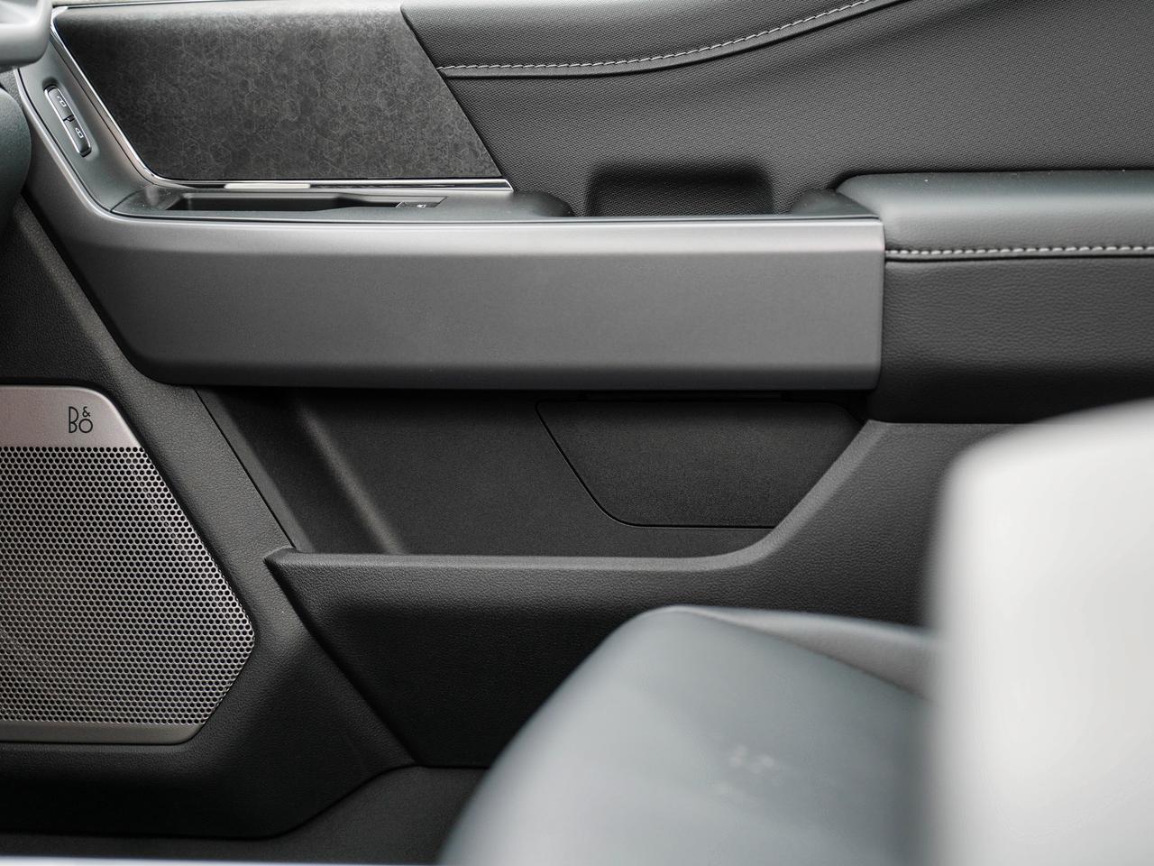 2025 Ford F-150 XLT/4X4/BLACK PKG/ WHAT A DEAL! Photo