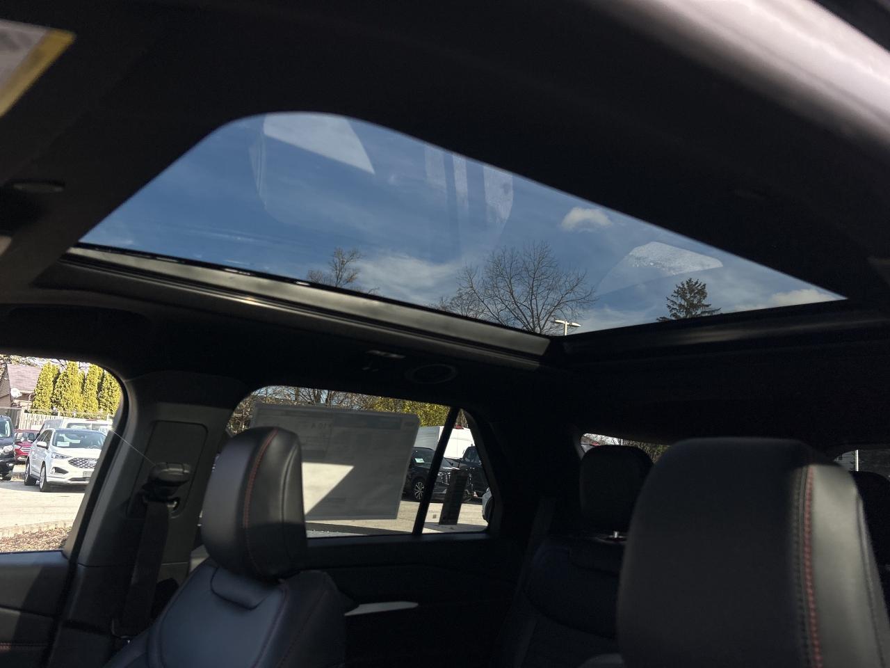 2026 Ford Explorer ST-Line Photo