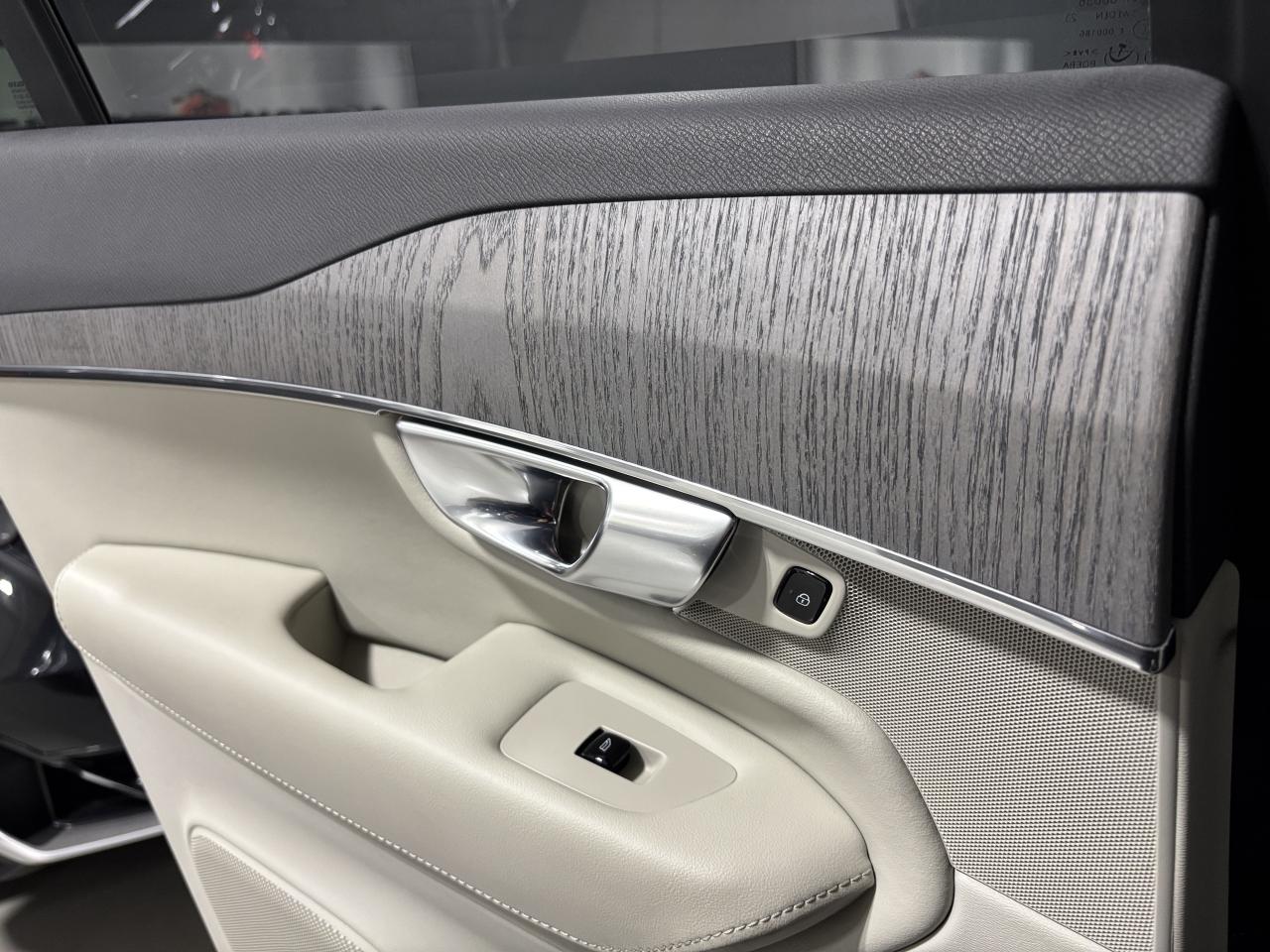 2024 Volvo XC90 B6 Plus Bright Theme|AWD|7PASSENGER|NAV|WOOD|+++ - Photo #12