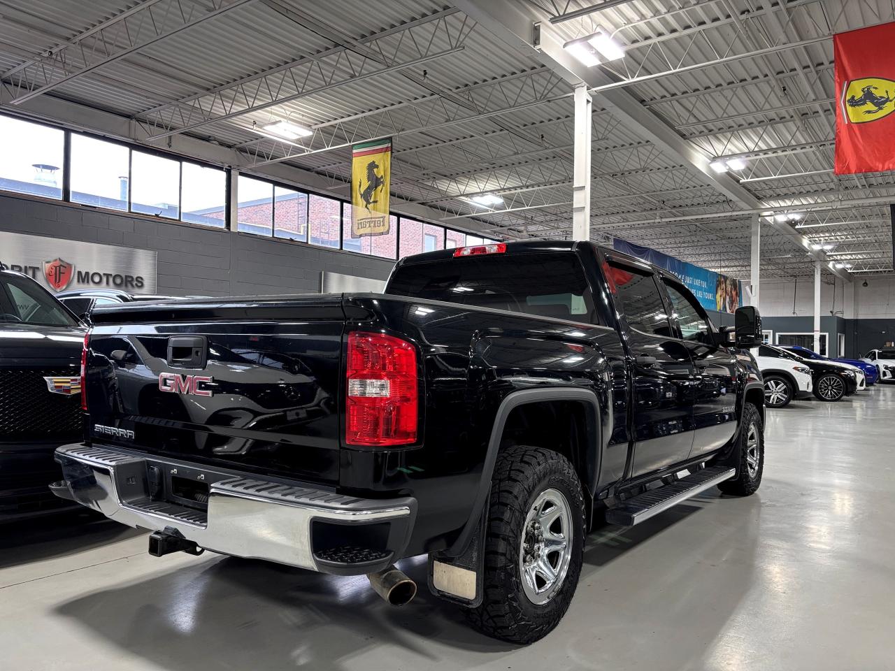 2017 GMC Sierra 1500 V8|4WD|CREWCAB|6SEATER|PENDALINER|BACKUPCAMERA|+++ Photo3