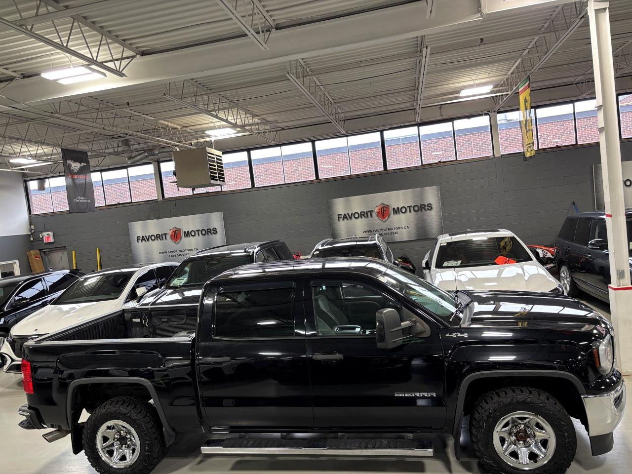 2017 GMC Sierra 1500 V8|4WD|CREWCAB|6SEATER|PENDALINER|BACKUPCAMERA|+++ - Photo #3