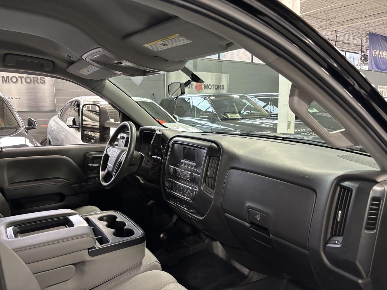 2017 GMC Sierra 1500 V8|4WD|CREWCAB|6SEATER|PENDALINER|BACKUPCAMERA|+++ - Photo #10