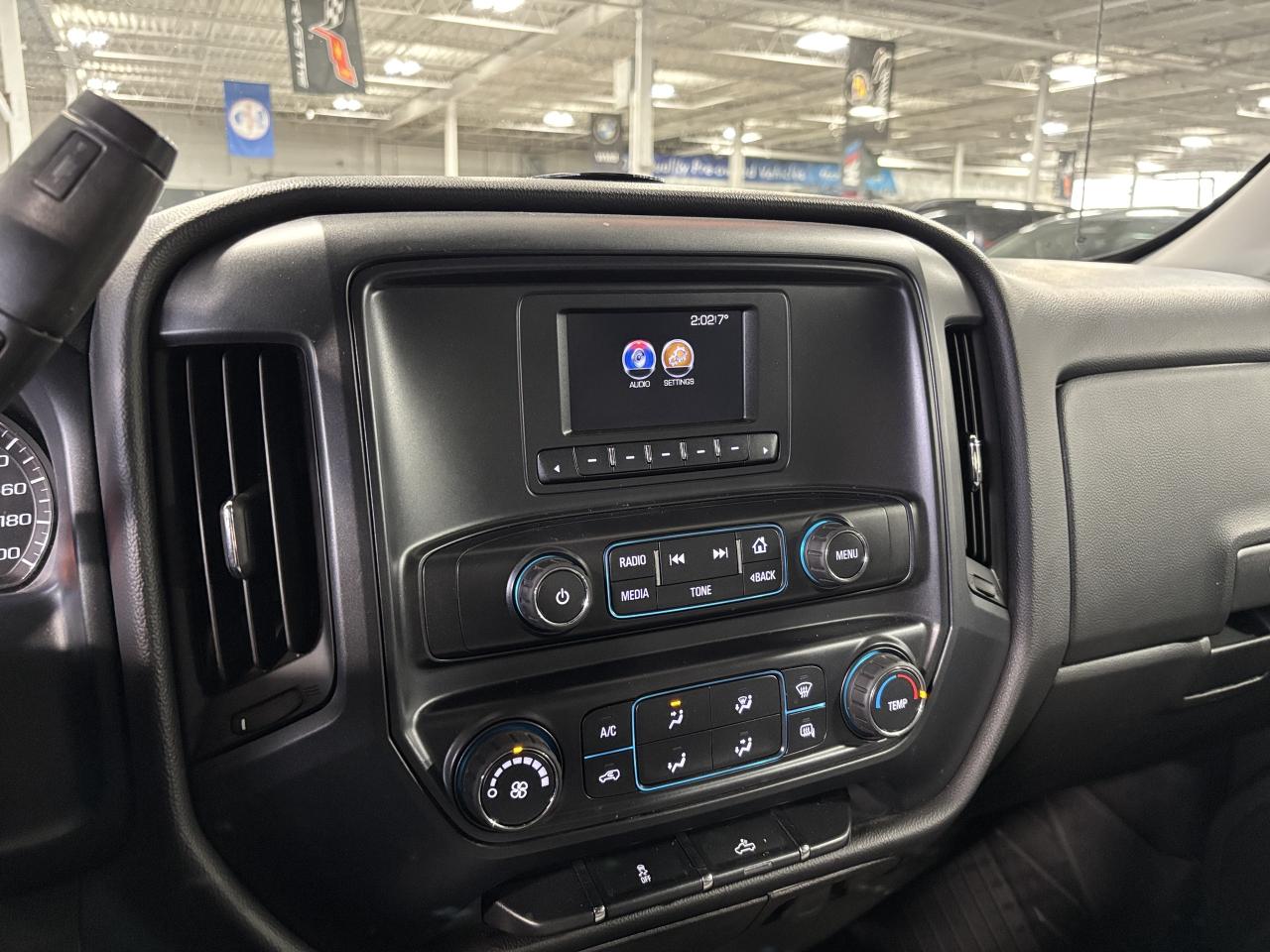 2017 GMC Sierra 1500 V8|4WD|CREWCAB|6SEATER|PENDALINER|BACKUPCAMERA|+++ - Photo #16