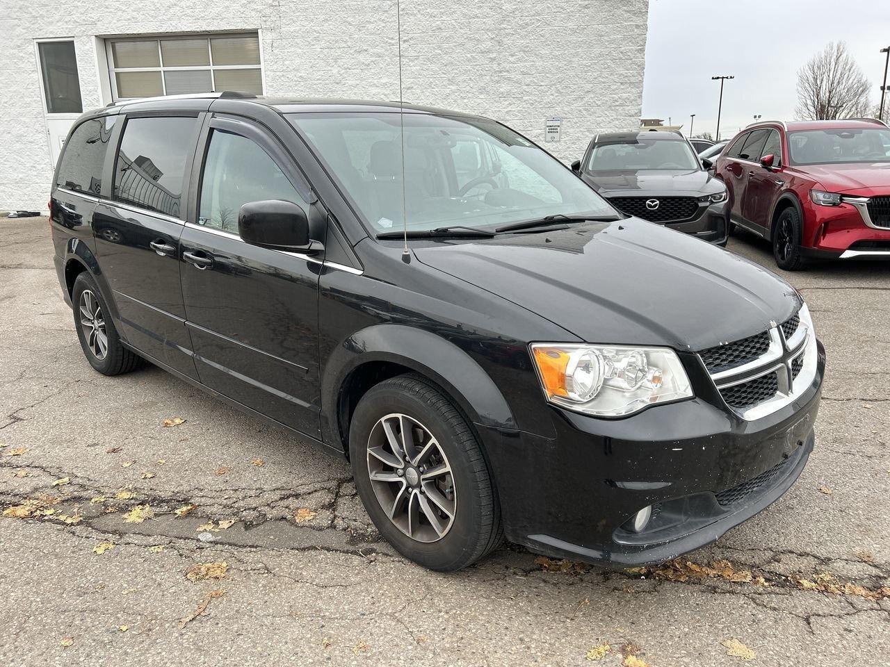 2017 Dodge Grand Caravan CVP / SXT Photo