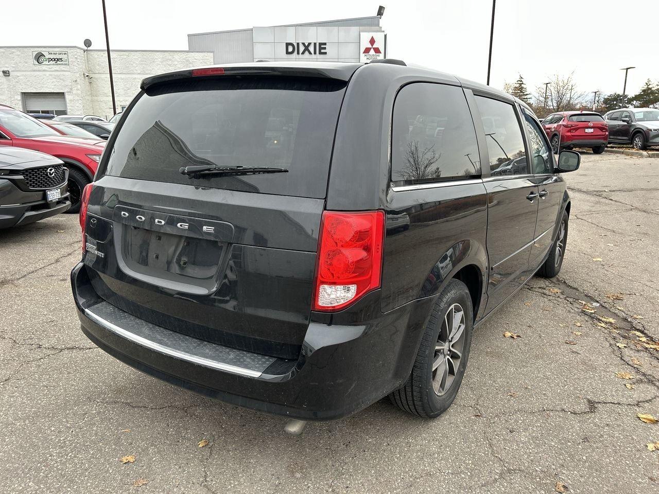 2017 Dodge Grand Caravan CVP / SXT Photo