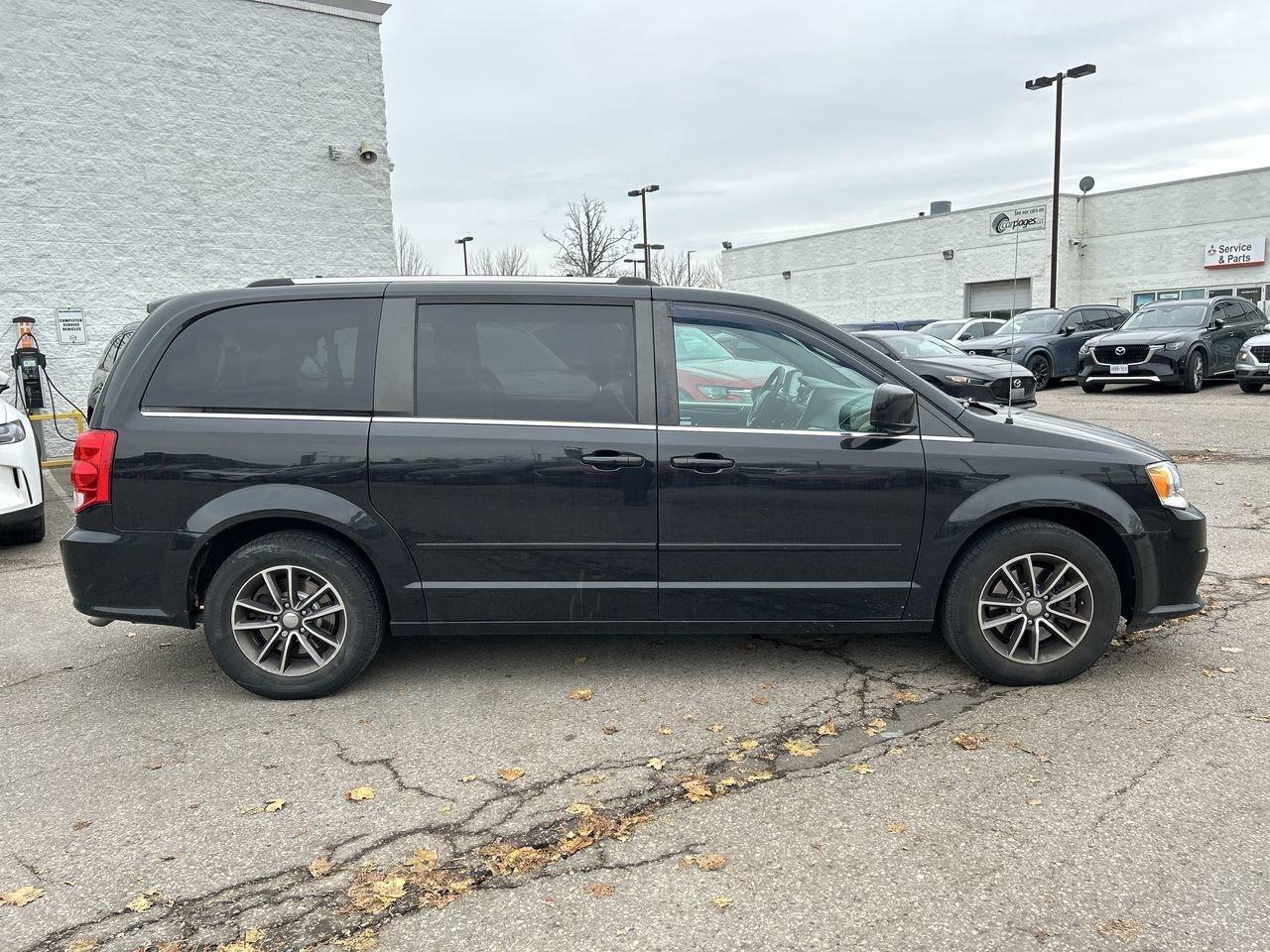 2017 Dodge Grand Caravan CVP / SXT Photo