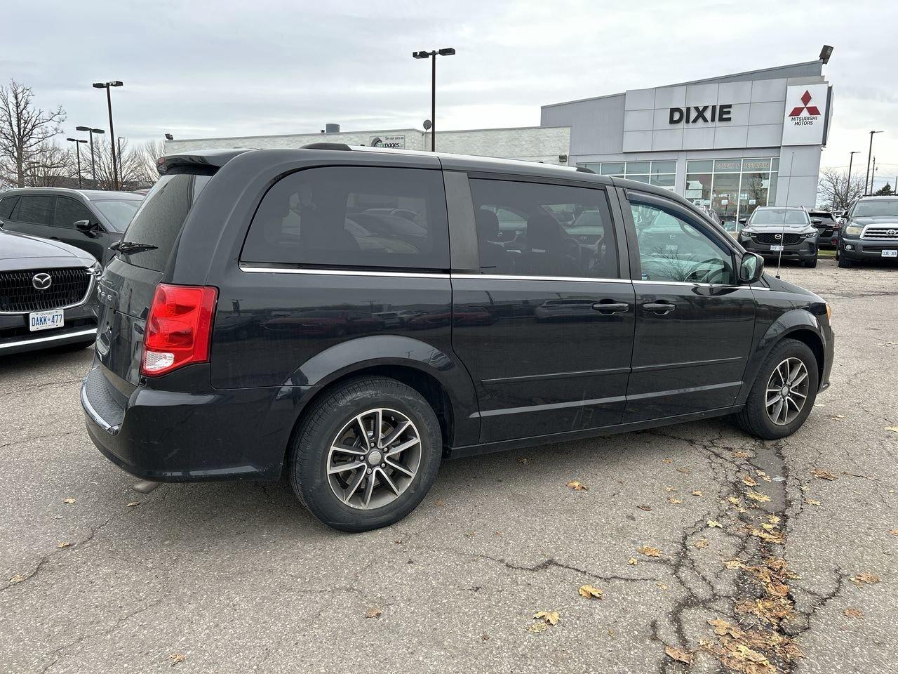 2017 Dodge Grand Caravan CVP / SXT Photo
