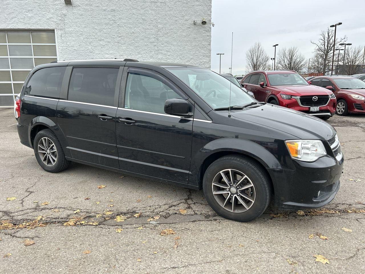 2017 Dodge Grand Caravan CVP / SXT Photo