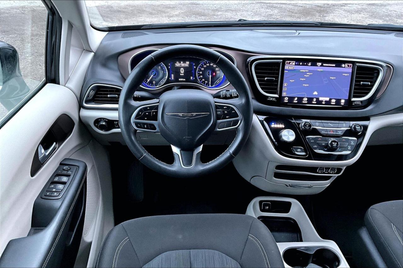 2024 Dodge Grand Caravan SXT | Stow n Go | Heated Seats | SafetyTec | FWD Photo4