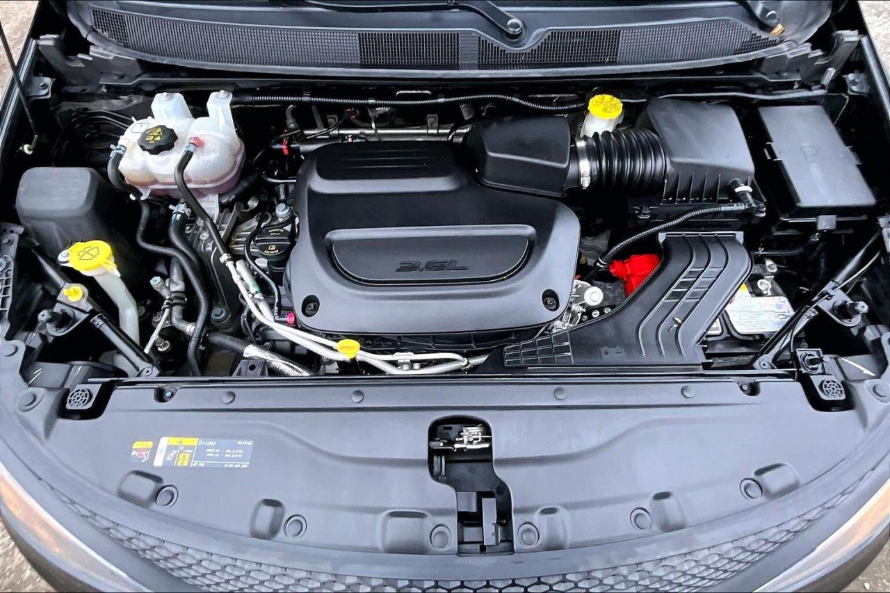 2024 Dodge Grand Caravan SXT | Stow n Go | Heated Seats | SafetyTec | FWD Photo