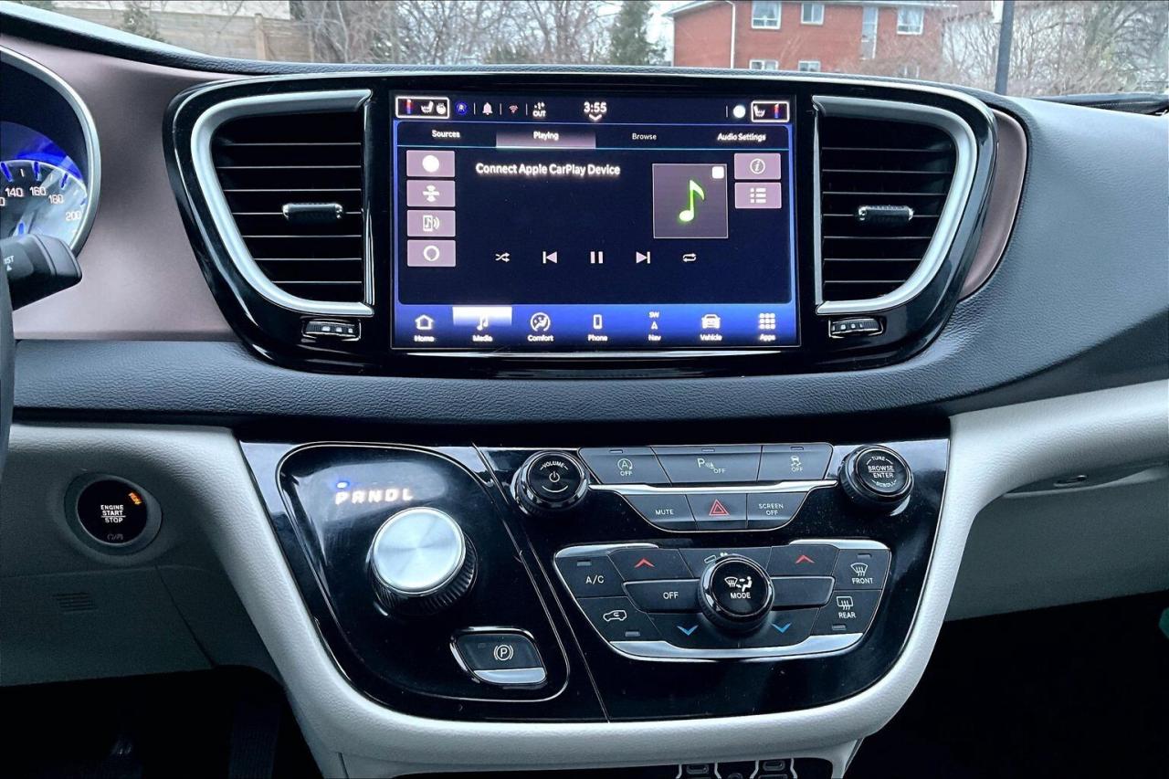 2024 Dodge Grand Caravan SXT | Stow n Go | Heated Seats | SafetyTec | FWD Photo