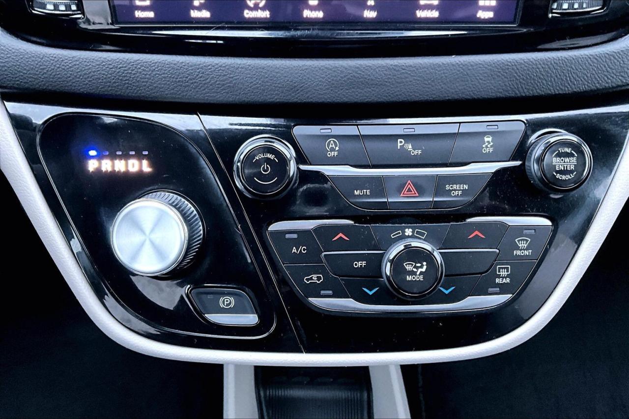 2024 Dodge Grand Caravan SXT | Stow n Go | Heated Seats | SafetyTec | FWD Photo