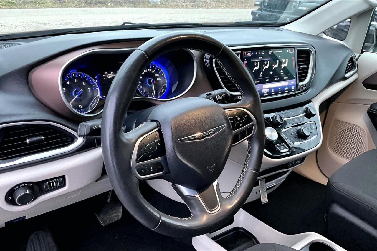 2024 Dodge Grand Caravan SXT | Stow n Go | Heated Seats | SafetyTec | FWD Photo