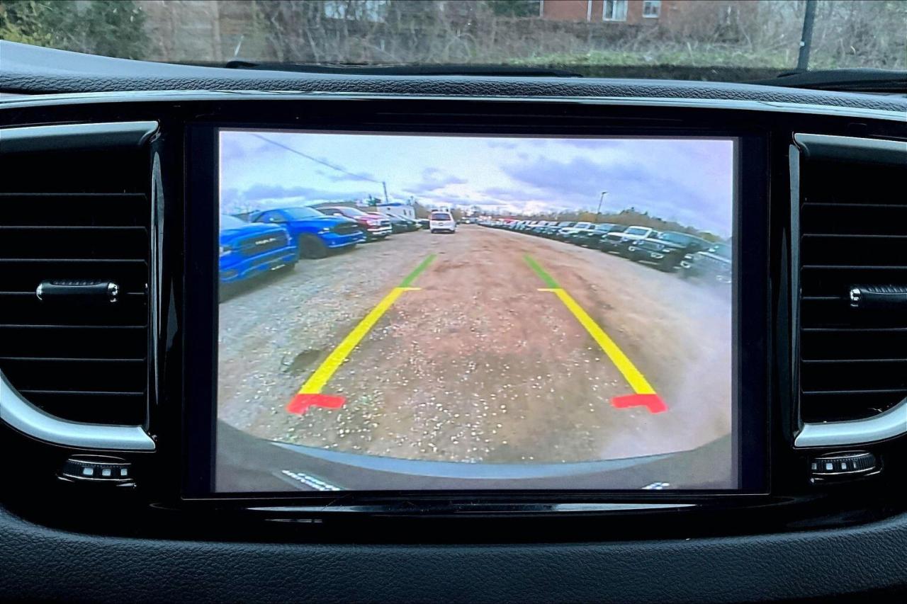 2024 Dodge Grand Caravan SXT | Stow n Go | Heated Seats | SafetyTec | FWD Photo