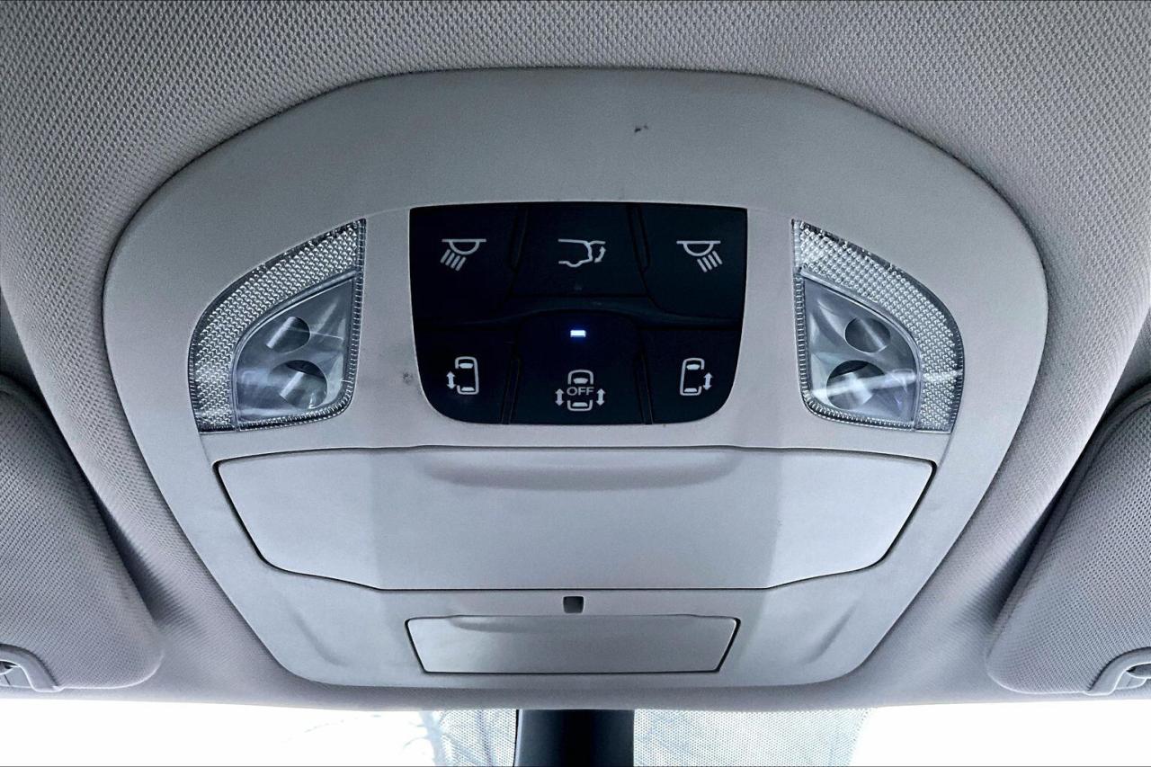 2024 Dodge Grand Caravan SXT | Stow n Go | Heated Seats | SafetyTec | FWD Photo