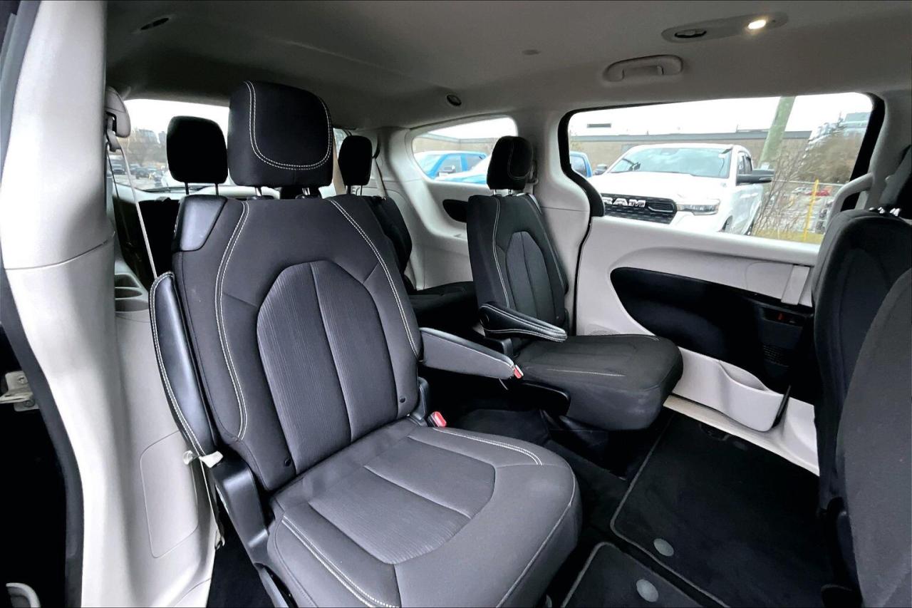 2024 Dodge Grand Caravan SXT | Stow n Go | Heated Seats | SafetyTec | FWD Photo