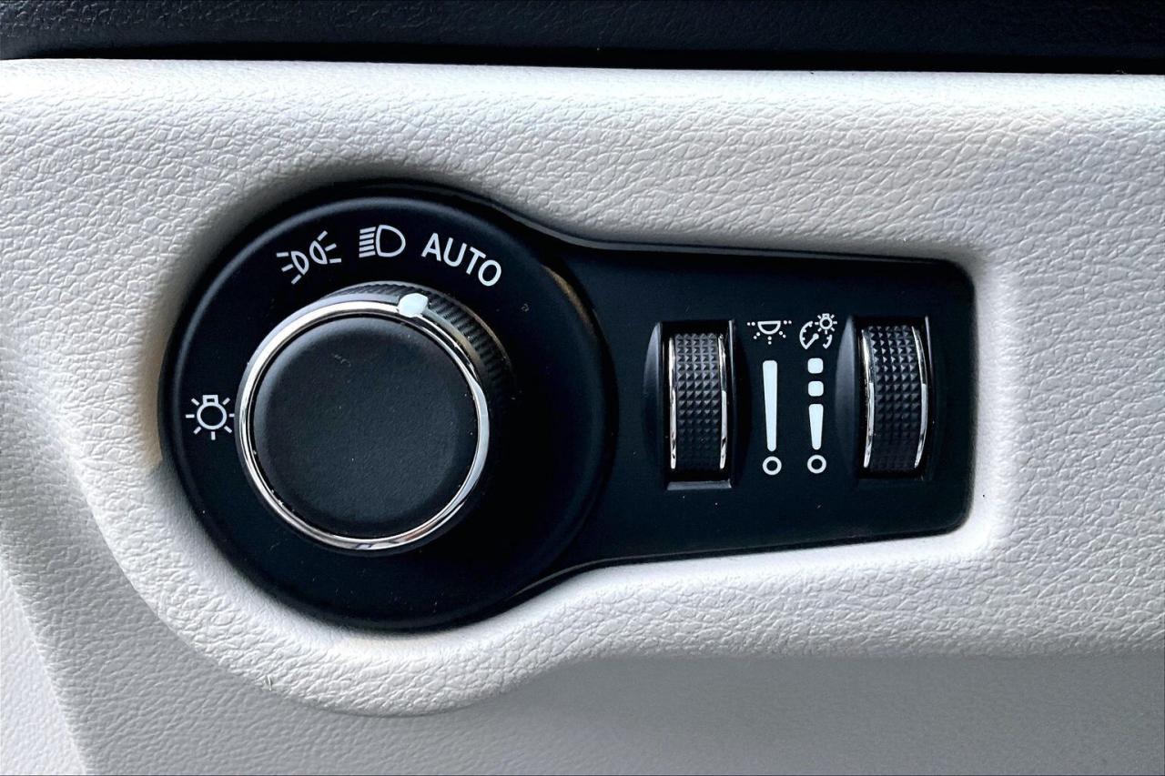 2024 Dodge Grand Caravan SXT | Stow n Go | Heated Seats | SafetyTec | FWD Photo