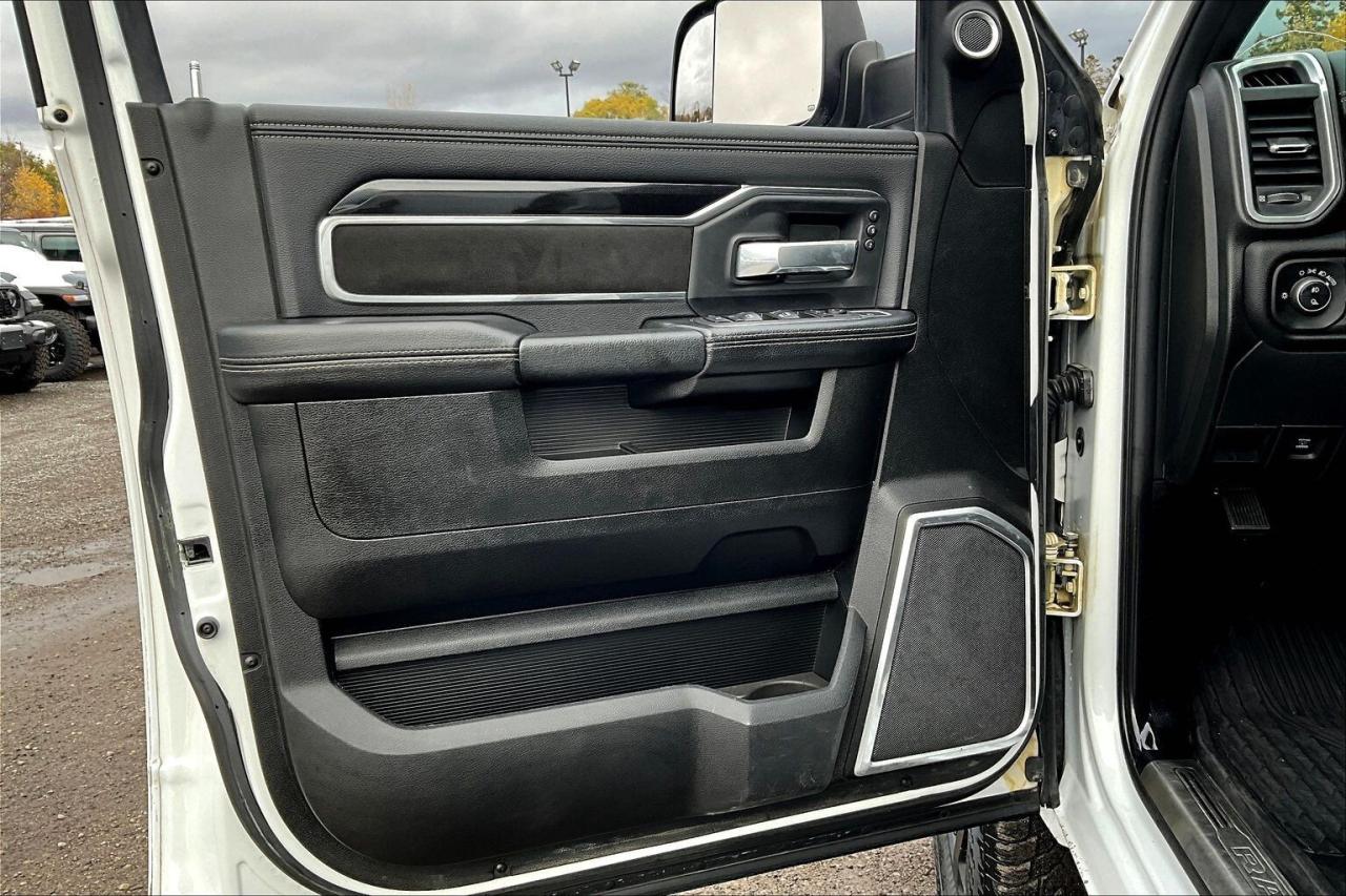 2021 RAM 2500 Laramie Night Crew 6.7L | Power Steps | 4X4 Photo