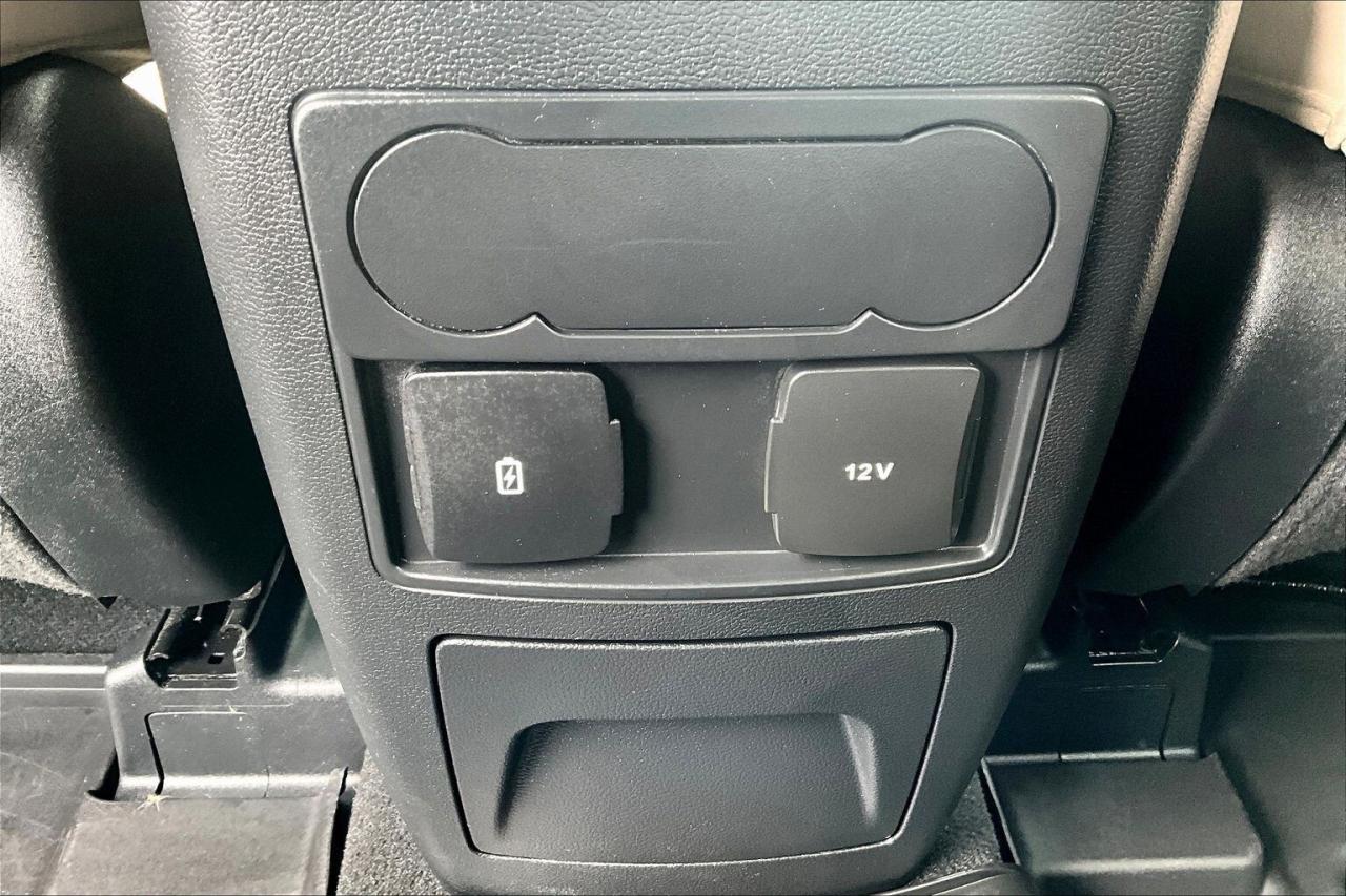 2023 Ford Explorer XLT | 6Seat | Heated Seats | SafetyTech | 4WD Photo