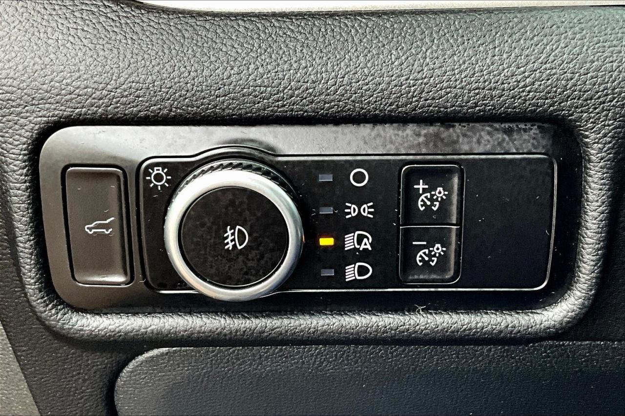 2023 Ford Explorer XLT | 6Seat | Heated Seats | SafetyTech | 4WD Photo