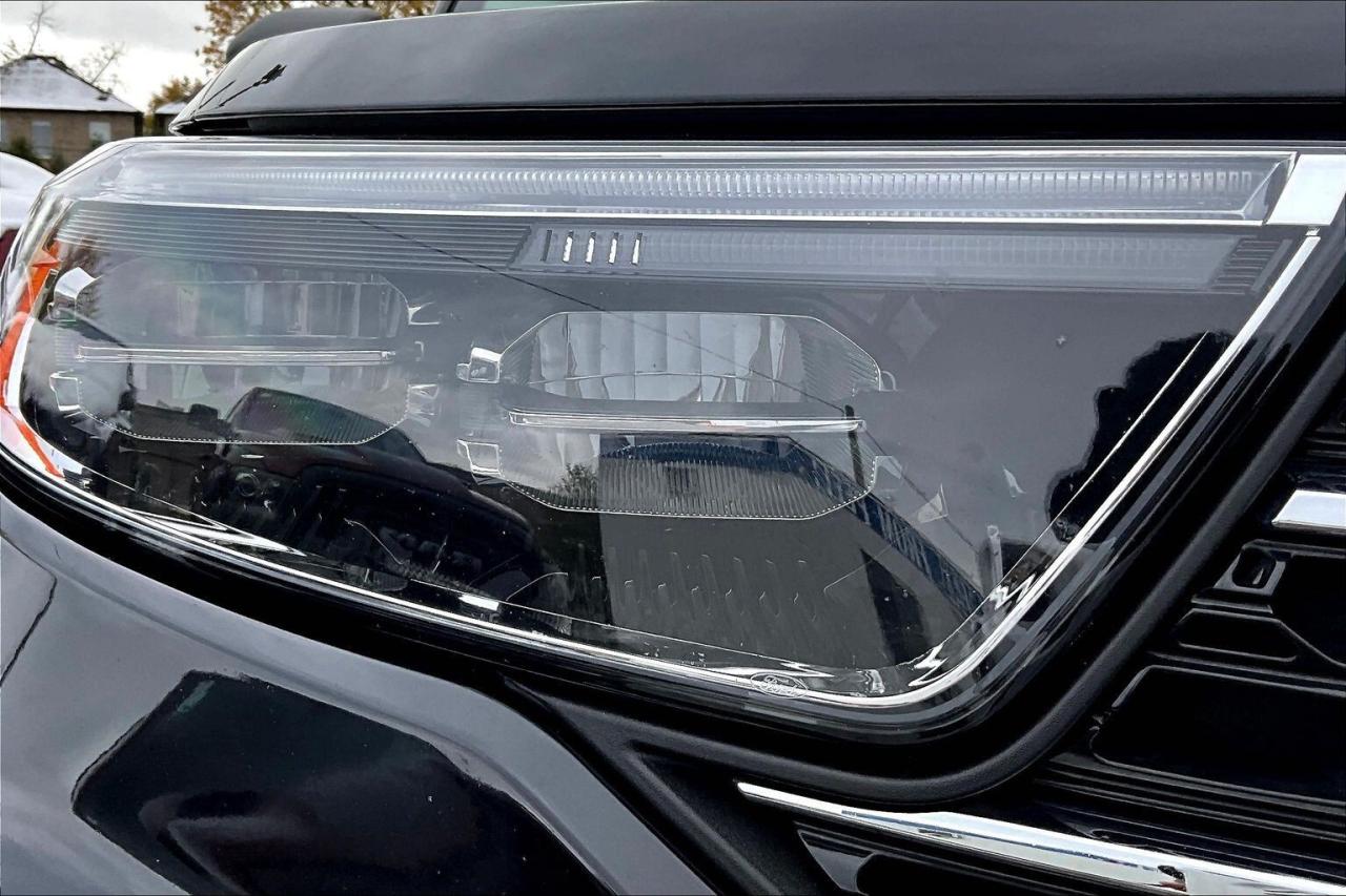 2023 Ford Explorer XLT | 6Seat | Heated Seats | SafetyTech | 4WD Photo