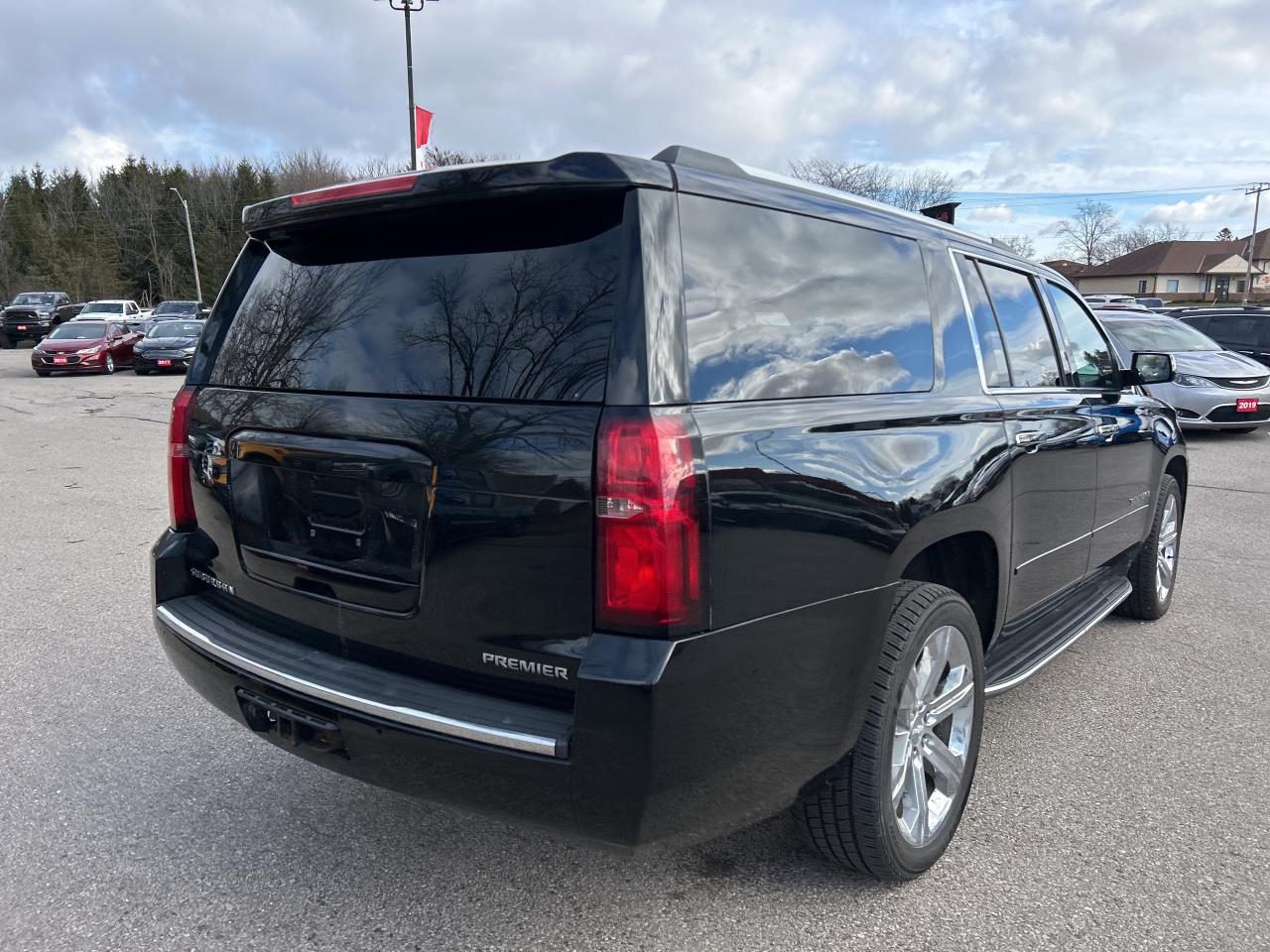 2020 Chevrolet Suburban PREMIER, HEATED/ COOLED LEATHER, SUNROOF! - Photo #6