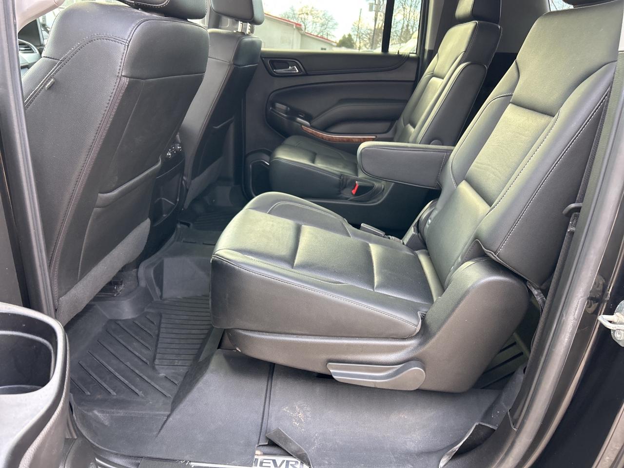 2020 Chevrolet Suburban PREMIER, HEATED/ COOLED LEATHER, SUNROOF! - Photo #12