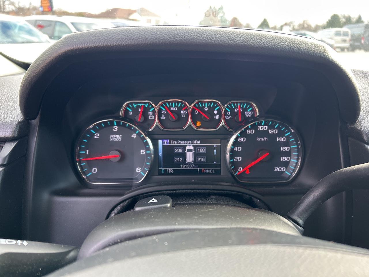 2020 Chevrolet Suburban PREMIER, HEATED/ COOLED LEATHER, SUNROOF! - Photo #21