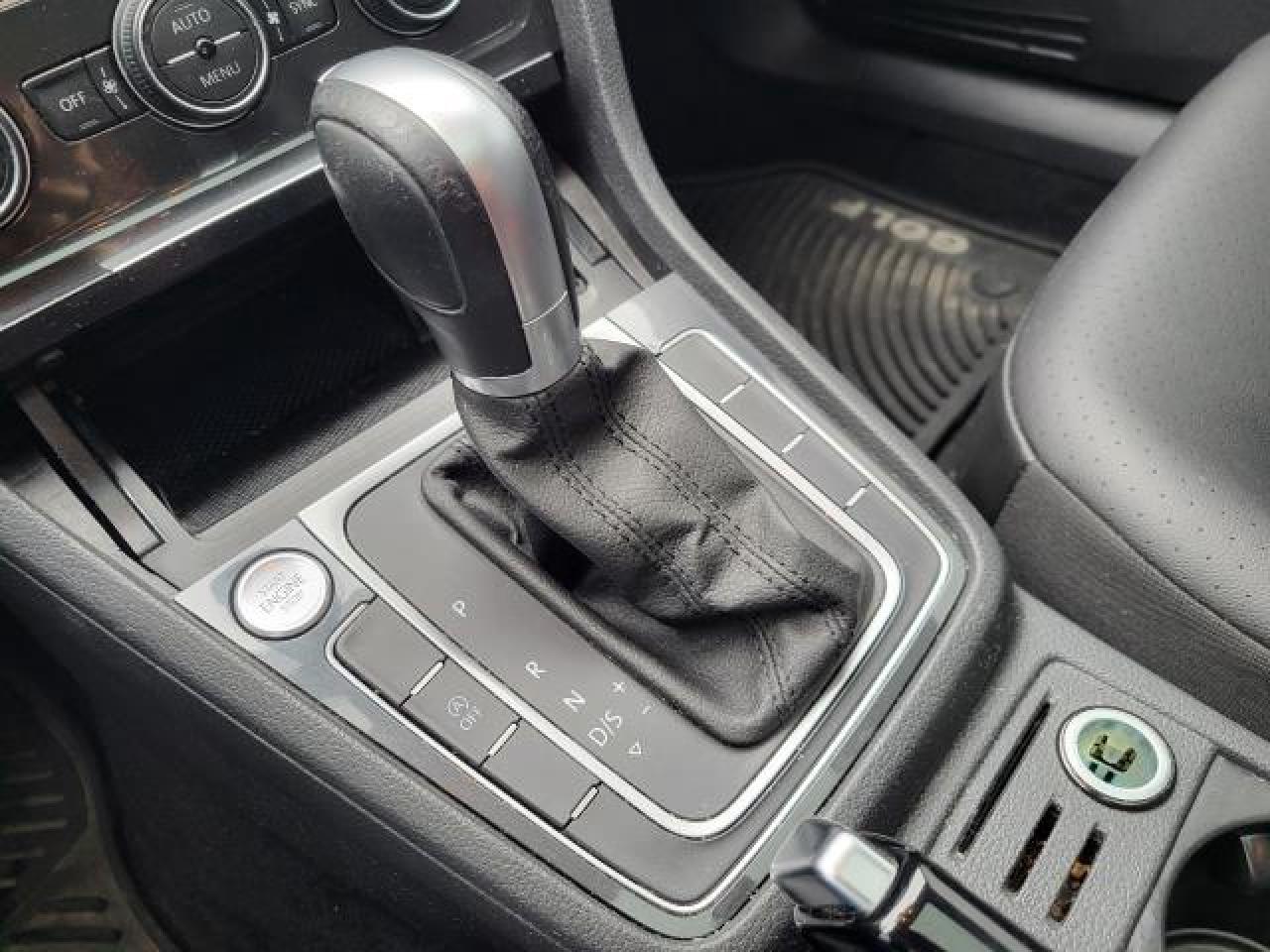 2019 Volkswagen Golf Highline Photo