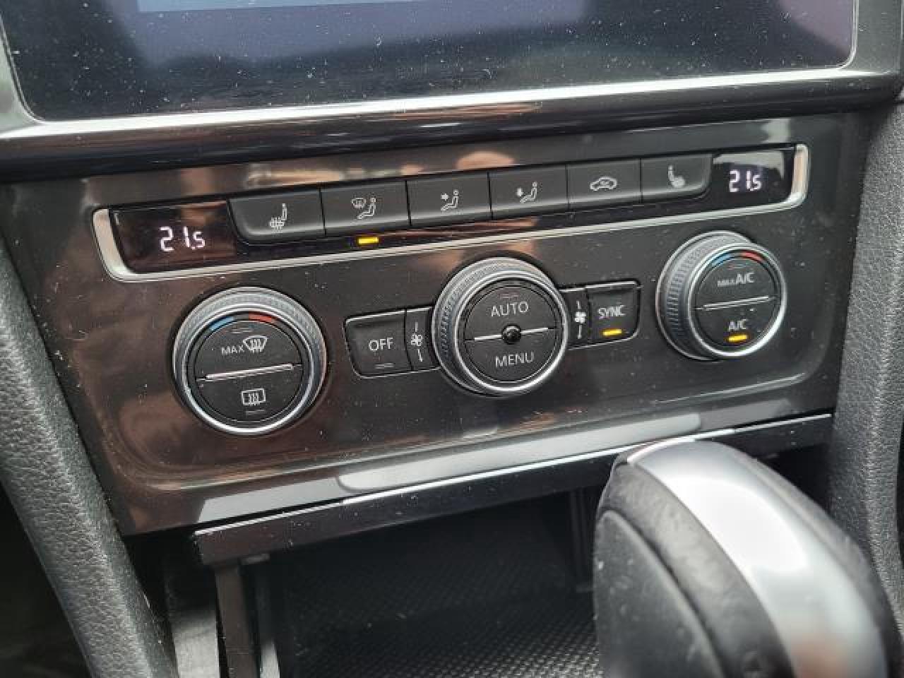 2019 Volkswagen Golf Highline Photo